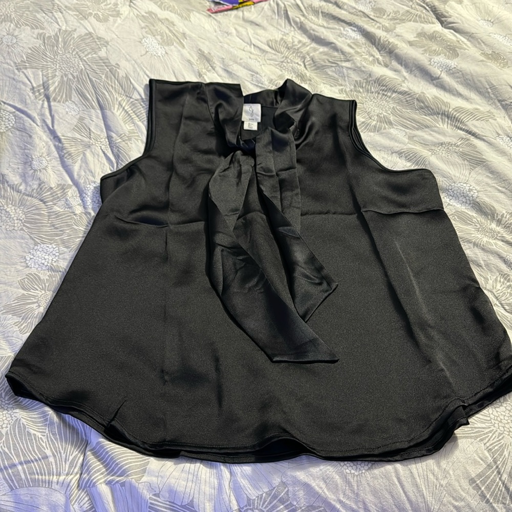 Sleeveless black silk adorable dress shirt nwot